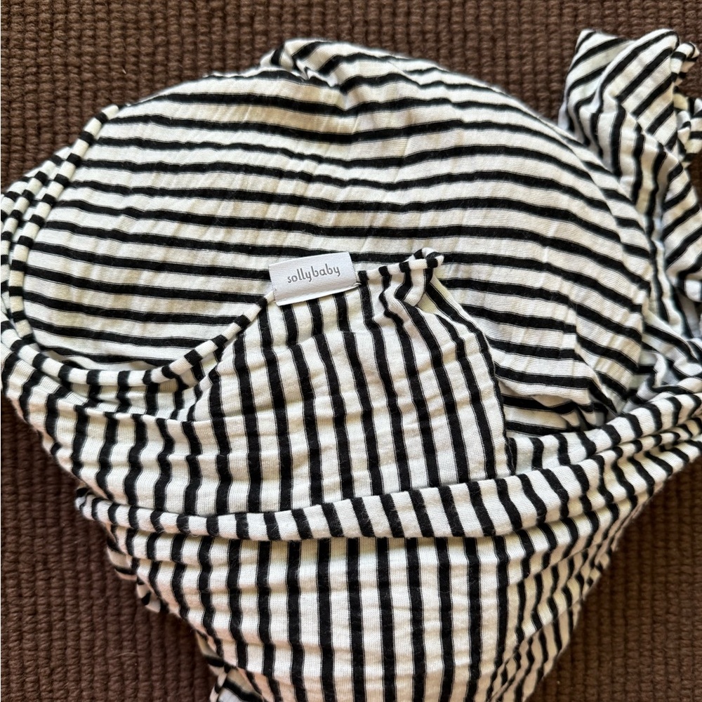 Solly Baby Black and White Striped Wrap